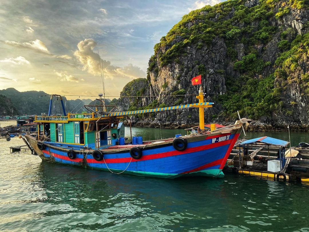 Tham quan làng chài Hạ Long 